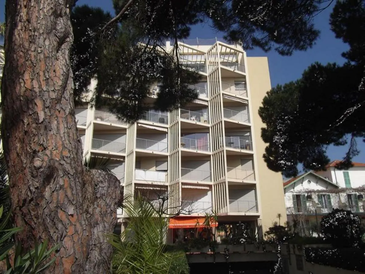 Bel Appartement Climatise Avec Garage Au Lavandou - Fr-1-308-13 Le Lavandou